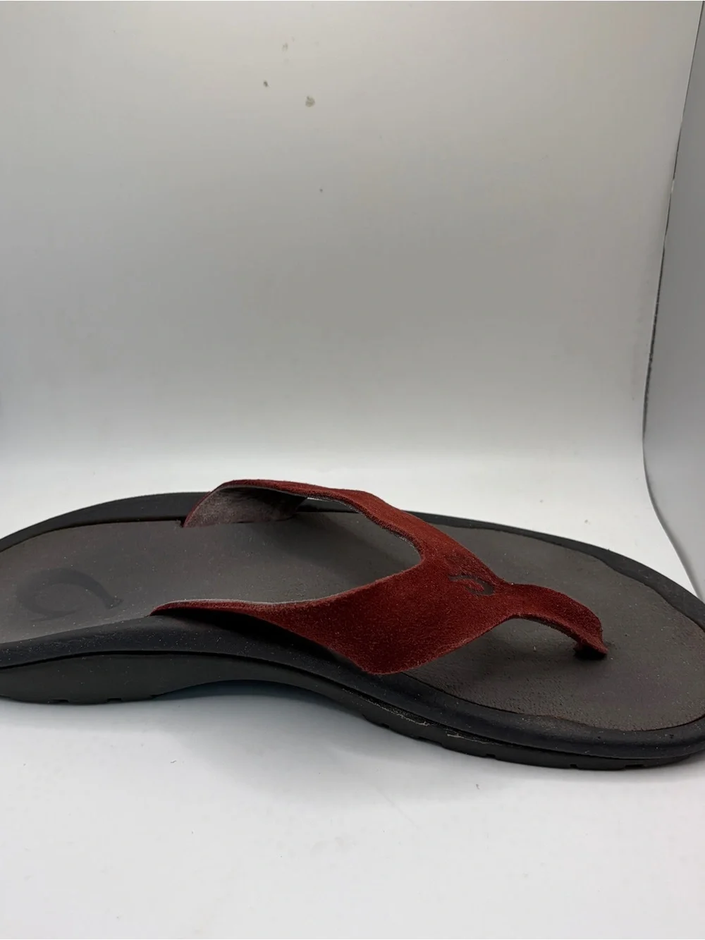 Men’s OluKai Sandals Size 9